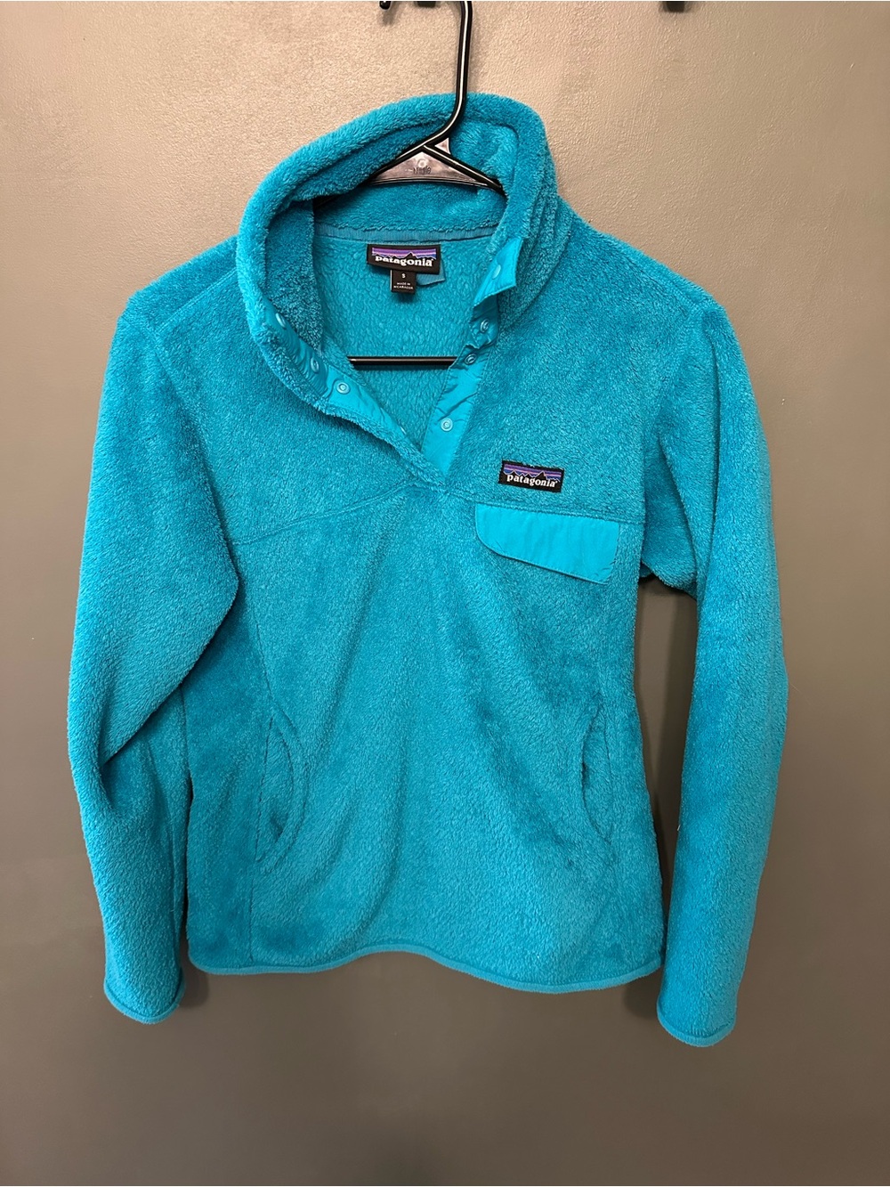 Patagonia Women’s Teal Fleece Pullover